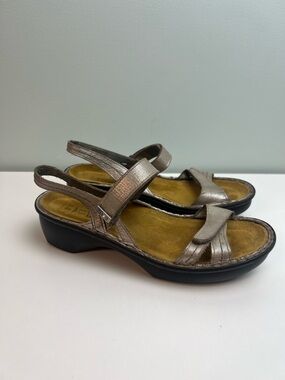 NAOT Comfort Metallic Slingback Sandals Womens Size 39 US 8 Velcro Leather